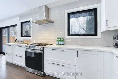 409 Erindale Drive Burlington ON L7L 4T3