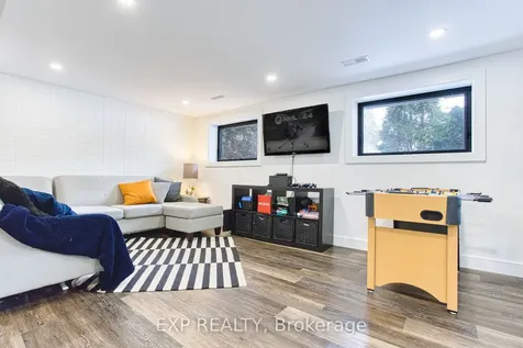 409 Erindale Drive Burlington ON L7L 4T3