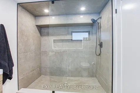 409 Erindale Drive Burlington ON L7L 4T3