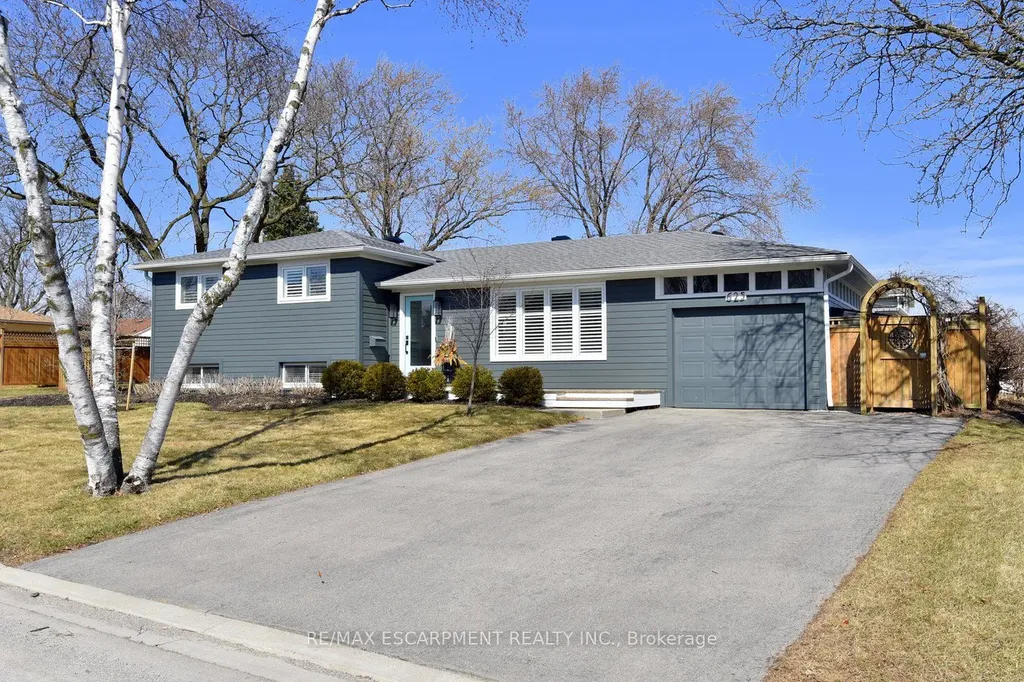 625 Ardleigh Crescent Burlington ON L7L 4K7