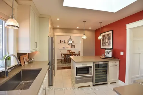 625 Ardleigh Crescent Burlington ON L7L 4K7