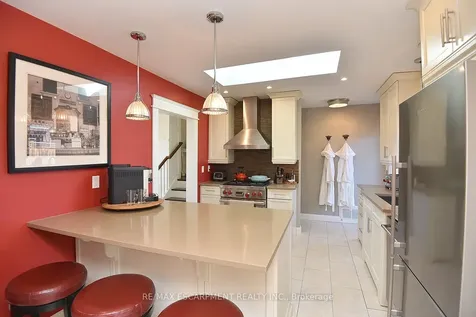 625 Ardleigh Crescent Burlington ON L7L 4K7