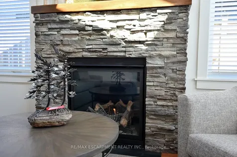 625 Ardleigh Crescent Burlington ON L7L 4K7