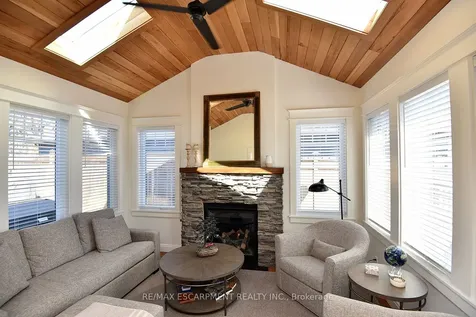 625 Ardleigh Crescent Burlington ON L7L 4K7