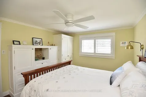 625 Ardleigh Crescent Burlington ON L7L 4K7