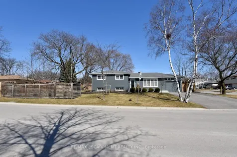 625 Ardleigh Crescent Burlington ON L7L 4K7