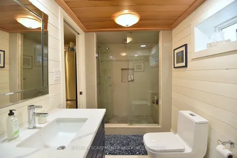 625 Ardleigh Crescent Burlington ON L7L 4K7