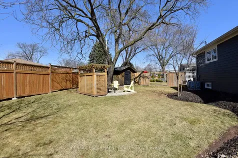 625 Ardleigh Crescent Burlington ON L7L 4K7