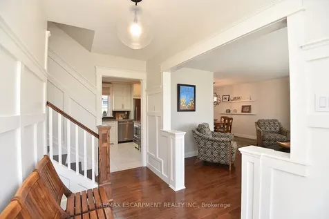 625 Ardleigh Crescent Burlington ON L7L 4K7