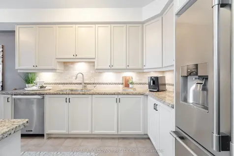 4168 Rawlins Common Burlington ON L7M 0B5