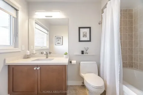 4168 Rawlins Common Burlington ON L7M 0B5