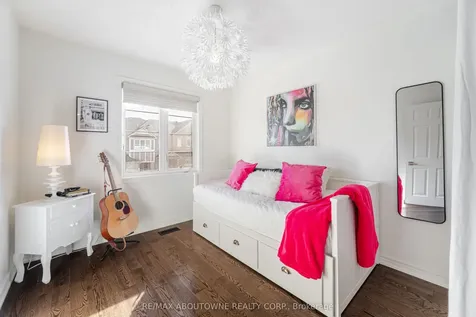 4168 Rawlins Common Burlington ON L7M 0B5