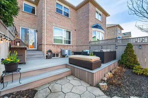 4168 Rawlins Common Burlington ON L7M 0B5