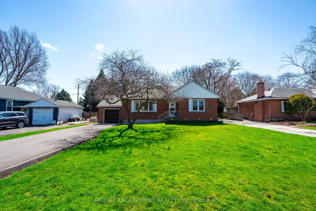 1052 Joan Drive Burlington ON L7T 3H2