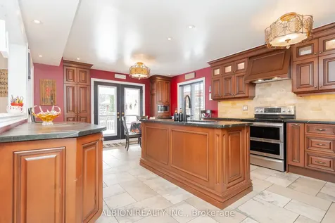 67 Taylorwood Avenue Caledon ON L7E 1J6