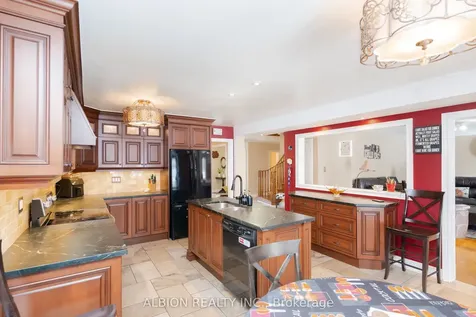 67 Taylorwood Avenue Caledon ON L7E 1J6