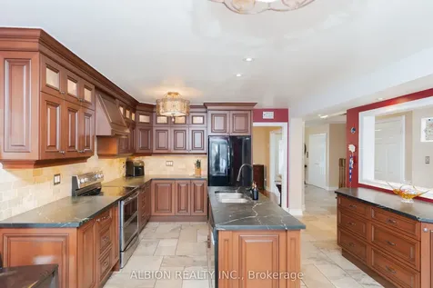 67 Taylorwood Avenue Caledon ON L7E 1J6