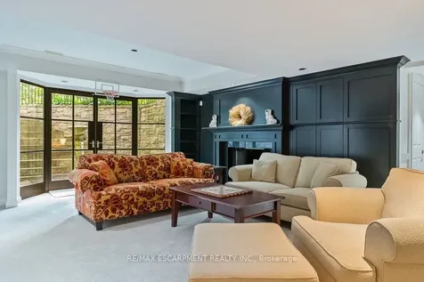 905 Sangster Avenue Mississauga ON L5H 2Y3