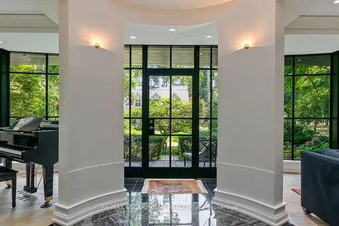 905 Sangster Avenue Mississauga ON L5H 2Y3