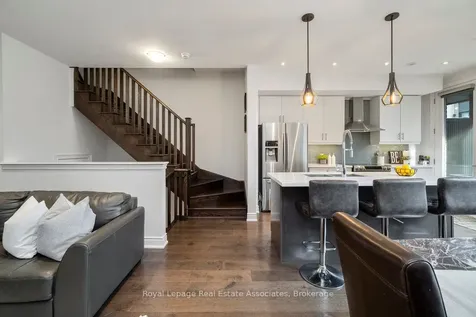 3076 Cascade Common Oakville ON L6H 0R7