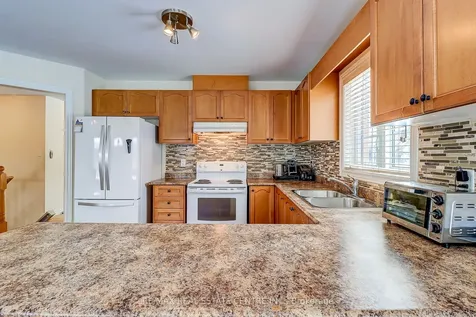 2 Alisma Trail Brampton ON L6R 0Y8