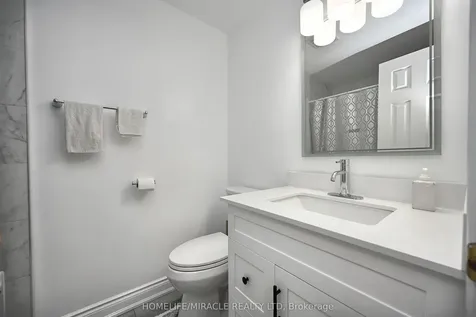 10 Grasspoint Square Brampton ON L6S 2J2