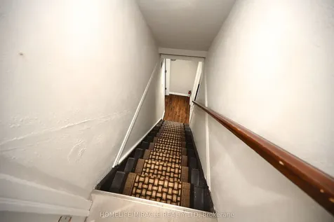 10 Grasspoint Square Brampton ON L6S 2J2