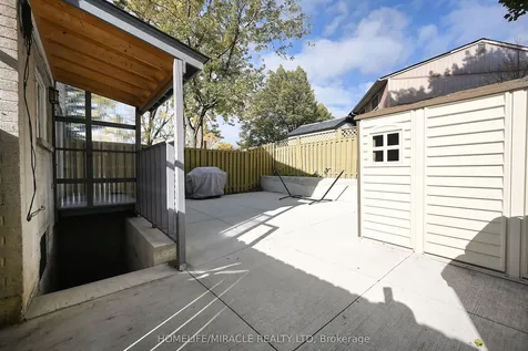 10 Grasspoint Square Brampton ON L6S 2J2