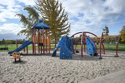 10 Grasspoint Square Brampton ON L6S 2J2