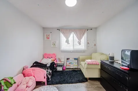 93 Hansen Road N Brampton ON L6V 3C8