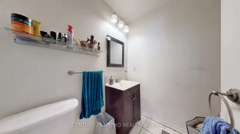 643 Sentinel Road Toronto ON M3J 0B4