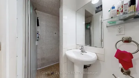 643 Sentinel Road Toronto ON M3J 0B4