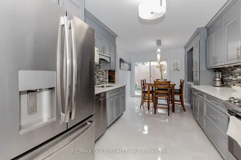 139 Chipmunk Crescent Brampton ON L6R 1B7