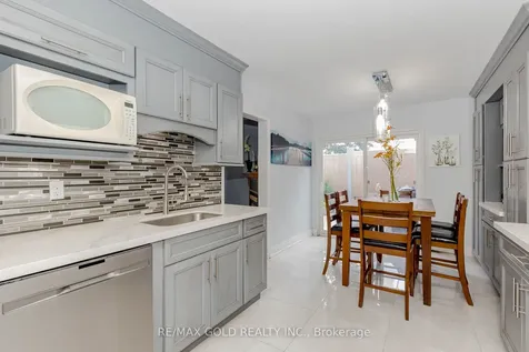 139 Chipmunk Crescent Brampton ON L6R 1B7