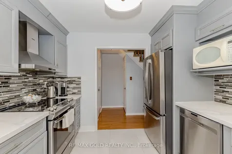 139 Chipmunk Crescent Brampton ON L6R 1B7