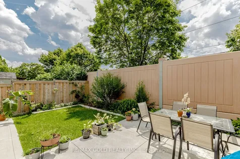 139 Chipmunk Crescent Brampton ON L6R 1B7