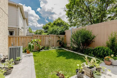 139 Chipmunk Crescent Brampton ON L6R 1B7