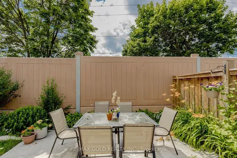 139 Chipmunk Crescent Brampton ON L6R 1B7