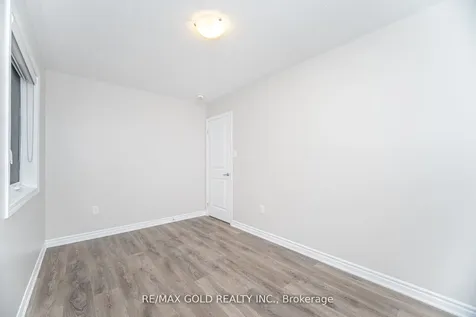 75 Baycliffe Crescent Brampton ON L7A 3Z1