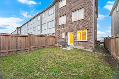 75 Baycliffe Crescent Brampton ON L7A 3Z1