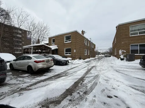 1195 Lakeshore Road E Mississauga ON L5E 1G1