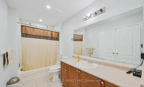 12 Rockrose Drive Brampton ON L6R 2Z6