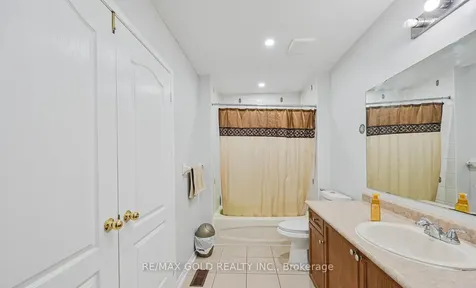 12 Rockrose Drive Brampton ON L6R 2Z6