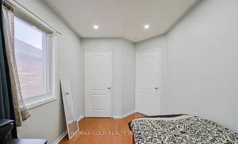 12 Rockrose Drive Brampton ON L6R 2Z6