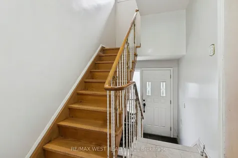 562 Alliance Avenue Toronto ON M6N 2J5