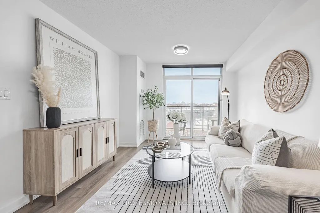 816 Lansdowne Avenue Toronto ON M6H 4K6
