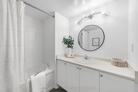 816 Lansdowne Avenue Toronto ON M6H 4K6