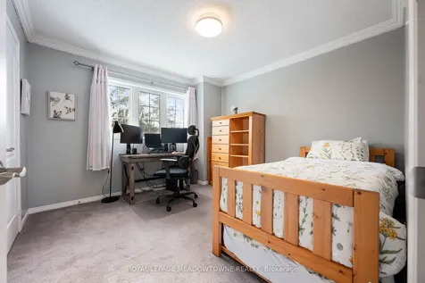 19 Grist Mill Drive Halton Hills ON L7G 6C2