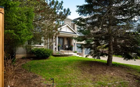 19 Grist Mill Drive Halton Hills ON L7G 6C2