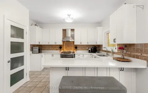 26 Saint Hubert Drive Brampton ON L6P 1V7